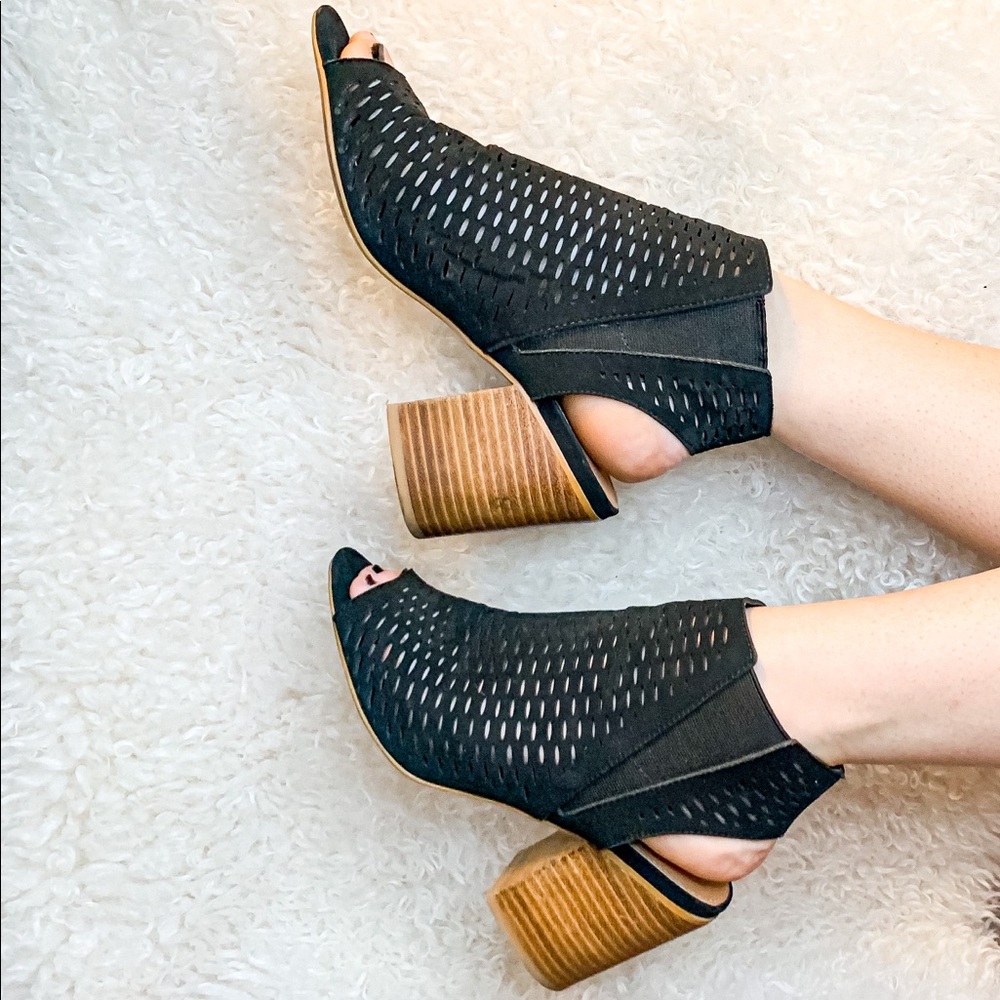 Steve Madden open toe booties✨✨